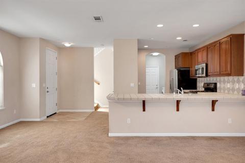 1679 Winthrop Ln, Ceres, CA 95307 photo 8