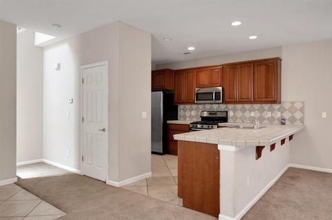1679 Winthrop Ln, Ceres, CA 95307 photo 5