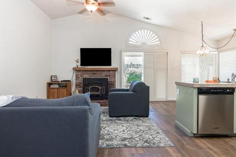 1558 Pete Ct, Manteca, CA 95337 photo 8