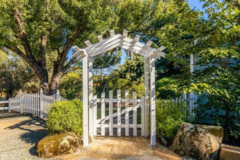17926 Mccourtney, Grass Valley, CA 95949 photo 2