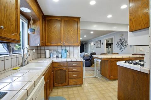 520 S School St, Lodi, CA 95242 photo 13