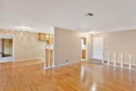 237 E Robinhood Dr, Stockton, CA 95207 photo 4