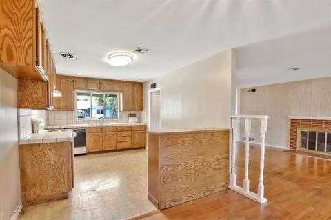 237 E Robinhood Dr, Stockton, CA 95207 photo 10
