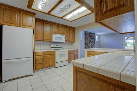 285 Gilbert Dr, Ripon, CA 95366 photo 3