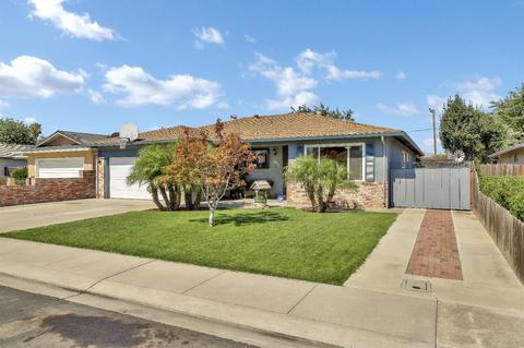 2975 Coventry Dr, Tracy, CA 95376 photo 2