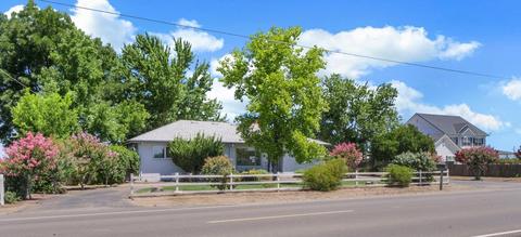 6237 E Harney Ln, Lodi, CA 95240 photo 3