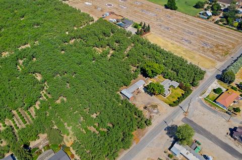 819 S Commons Rd, Turlock, CA 95380 photo 9