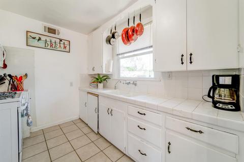 1307 Paradise Rd, Modesto, CA 95351 photo 11