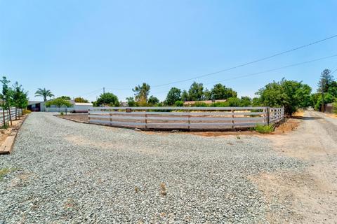 1307 Paradise Rd, Modesto, CA 95351 photo 32