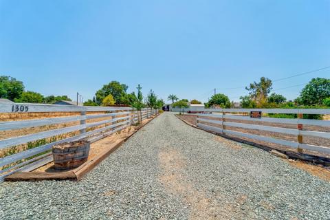 1307 Paradise Rd, Modesto, CA 95351 photo 36