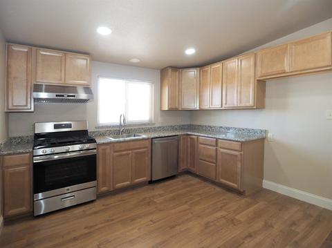 915 Elmo Ct, Manteca, CA 95336 photo 3