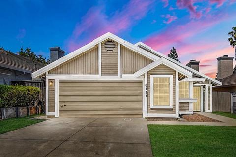 8121 Falcon View Dr, Antelope, CA 95843 photo 2