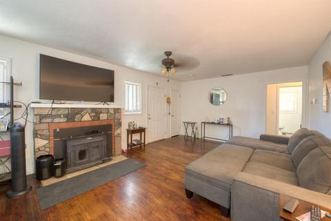 130 S 7th St, Patterson, CA 95363 photo 6