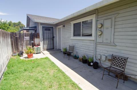 1431 Lindstrom Ave, Modesto, CA 95351 photo 3