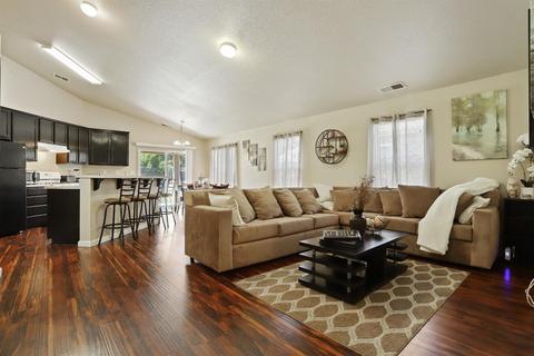 2063 W Chesler St, Merced, CA 95348 photo 9