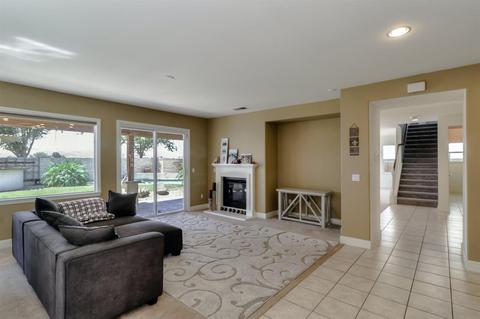 213 Lavender Ln, Patterson, CA 95363 photo 10