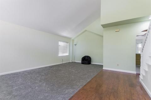 737 Parkston Ct, Modesto, CA 95357 photo 8
