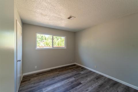413 S Emerald Ave, Modesto, CA 95351 photo 16