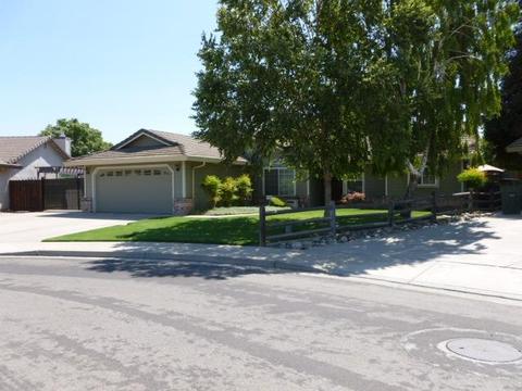 8564 Peacock Way, Hilmar, CA 95324 photo 1