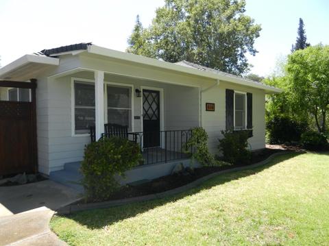 616 W Pine St, Lodi, CA 95240 photo 2