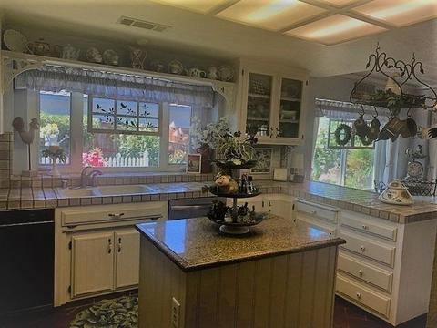 825 Hawes Ln, Ripon, CA 95366 photo 9