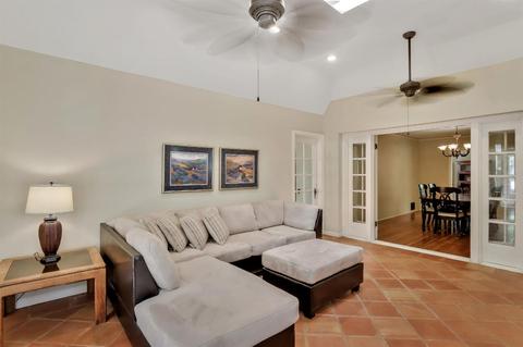 535 Olive Ave, Modesto, CA 95350 photo 18
