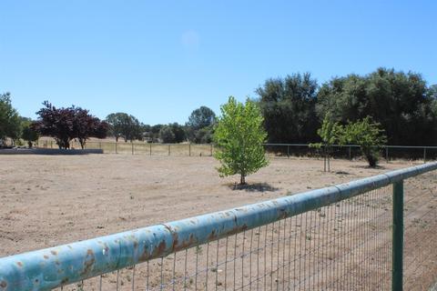 3910 Dickanson Ct, Burson, CA 95225 photo 10