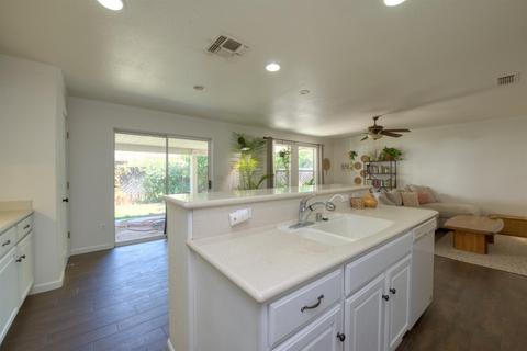 542 Osprey Dr, Patterson, CA 95363 photo 9