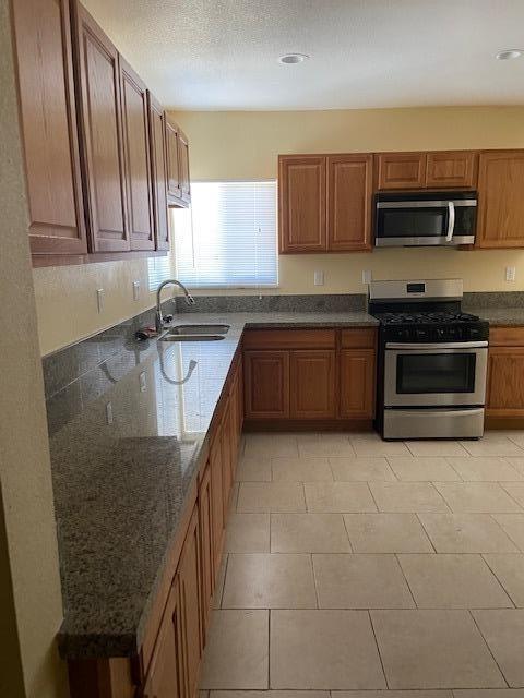 217 Watson Ave, Manteca, CA 95337 photo 1