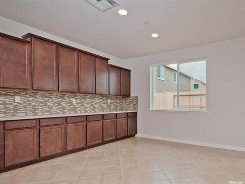 2330 Mathar Dr, Manteca, CA 95337 photo 5