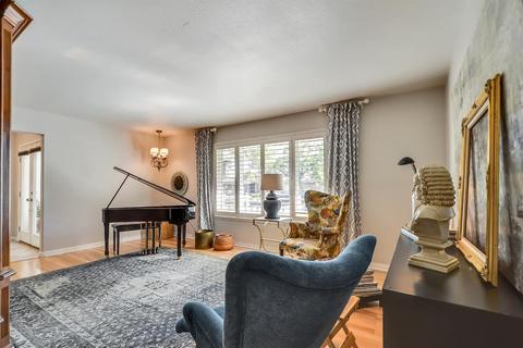 913 Leveland Ln, Modesto, CA 95350 photo 4