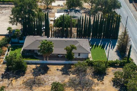 1231 W Keyes Rd, Modesto, CA 95358 photo 1