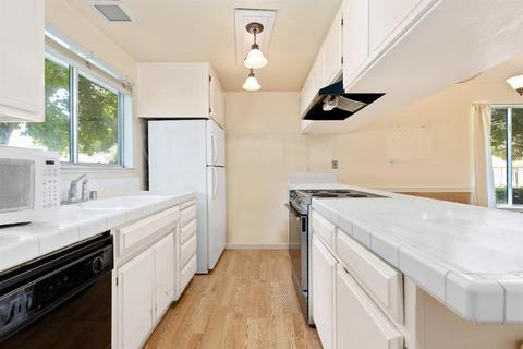 6037 Via Casitas, Carmichael, CA 95608 photo 3
