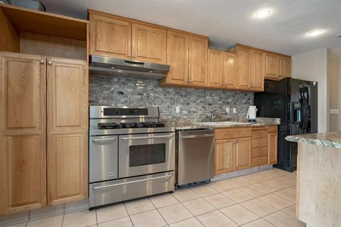 363 Gardner Pl, Lathrop, CA 95330 photo 3