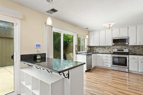 13 Adelphi Ct, Sacramento, CA 95825 photo 4