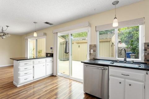 13 Adelphi Ct, Sacramento, CA 95825 photo 6