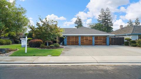 864 Shadowbrook Ln, Manteca, CA 95336 photo 1