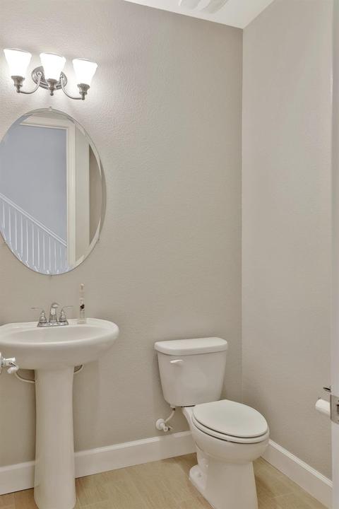 1351 Como Dr, Manteca, CA 95337 photo 36