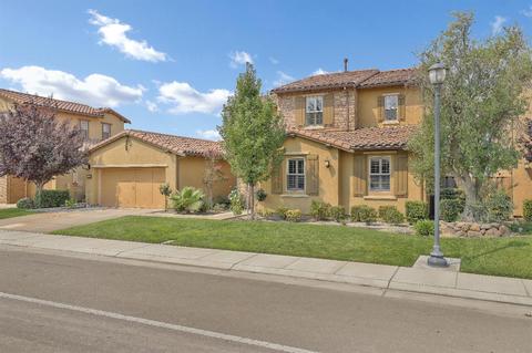 1351 Como Dr, Manteca, CA 95337 photo 4