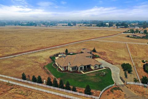 9660 Martingale Ct, Wilton, CA 95693 photo 2