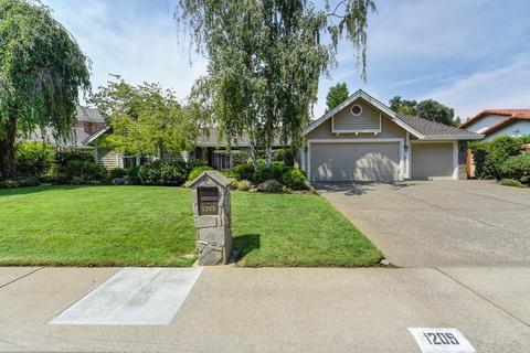 1209 Kingsford Dr, Carmichael, CA 95608 photo 1