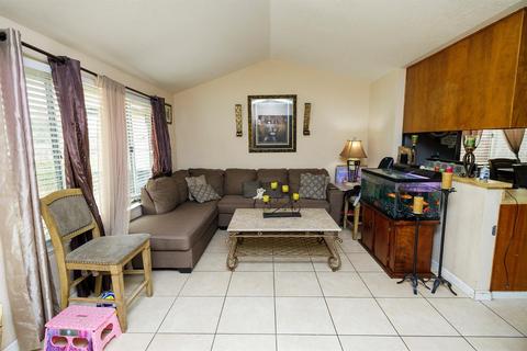 905 Stone Pine Way, Modesto, CA 95351 photo 5