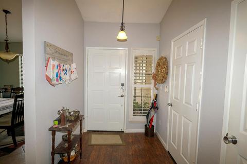 2208 Crocker Ln, Modesto, CA 95358 photo 3