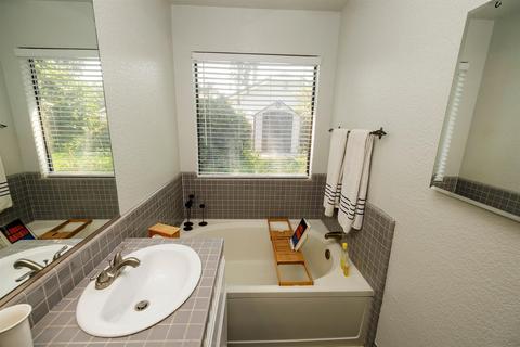 2208 Crocker Ln, Modesto, CA 95358 photo 20