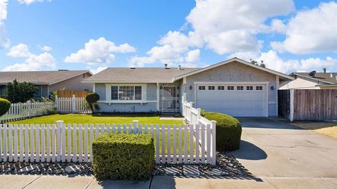 1422 Snyder St, Manteca, CA 95336 photo 1
