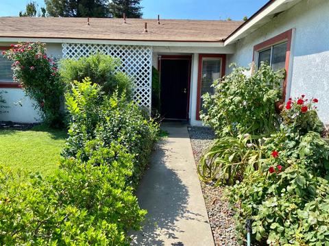 470 Lewis St, Turlock, CA 95380 photo 2