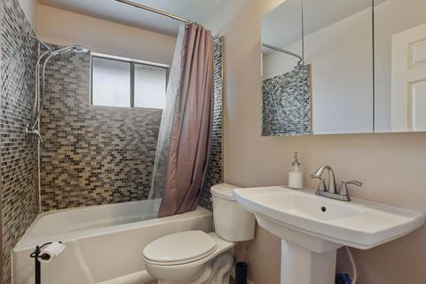 1813 Robbie Ave, Modesto, CA 95350 photo 25