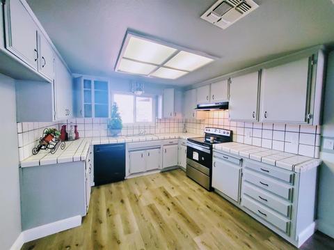 1404 Greenwich Dr, Manteca, CA 95336 photo 7