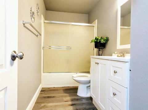 1404 Greenwich Dr, Manteca, CA 95336 photo 16