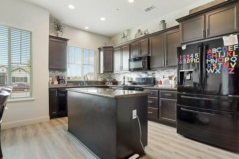 2044 Brocchini Ln, Manteca, CA 95337 photo 10